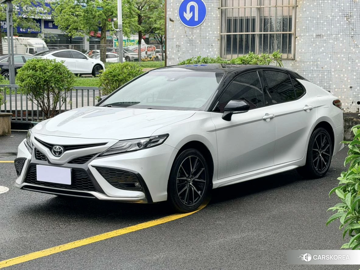 Toyota Camry 2022 Белый из Китая, фото 4