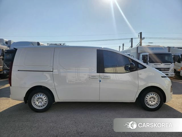 Hyundai Staria id 3909919 из Кореи 8