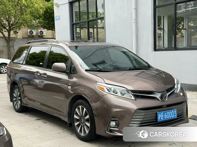 Toyota Sienna id 4239684 из Китая 11