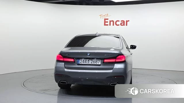 BMW 5 Series (G30) id 4249283 из Кореи 14