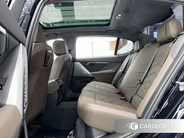 BMW 5 series 2024 Черный из Китая, фото 5