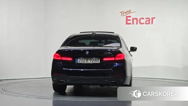 BMW 5 Series (G30) id 3350118 из Кореи 14