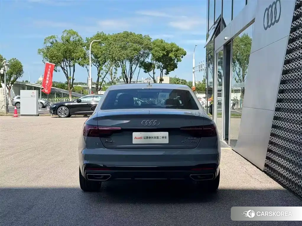Audi A4L 2026 Silver/gray из Китая, фото 4