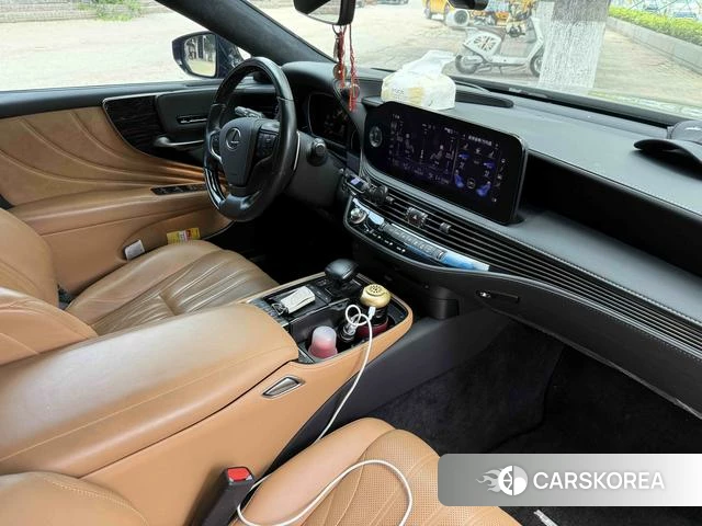 Lexus LS id 4333910 из Китая 12