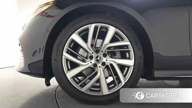 Mercedes-Benz E-Class W214 id 4584468 из Кореи 28