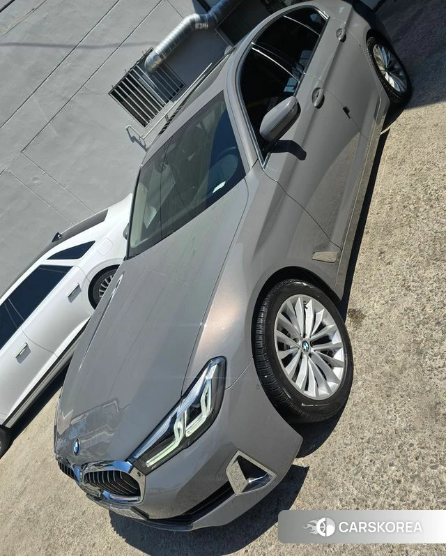 BMW 5 Series (G30) 2021 Светло-серебряный цвет из Кореи, фото 4