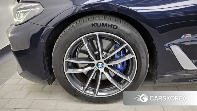 BMW 5 Series (G30) id 3545492 из Кореи 14