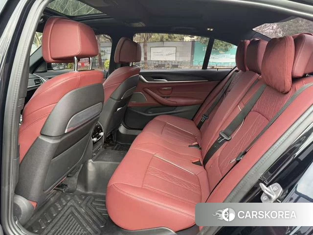 BMW 5 series 2022 Черный из Китая, фото 4