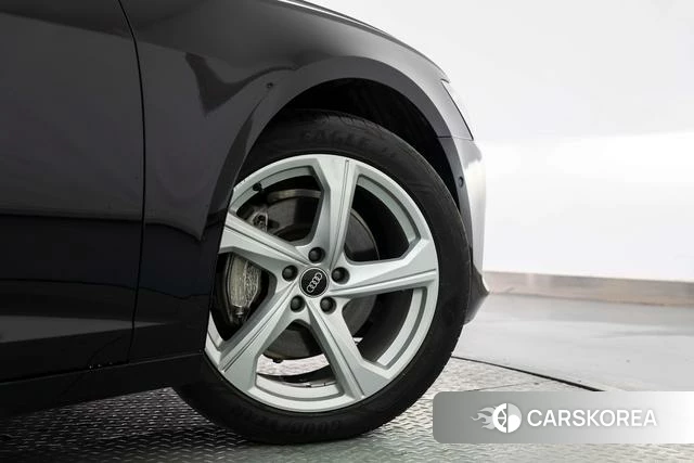 Audi A6L id 4261680 из Китая 19