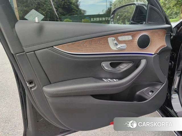 Mercedes-Benz E-class id 4256238 из Китая 17