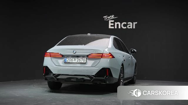 BMW 5 Series (G60) id 3909471 из Кореи 14