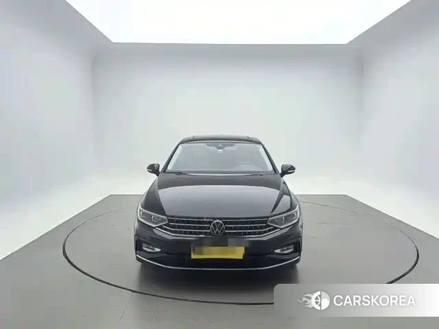 Volkswagen Magotan 2025 Черный из Китая, фото 4