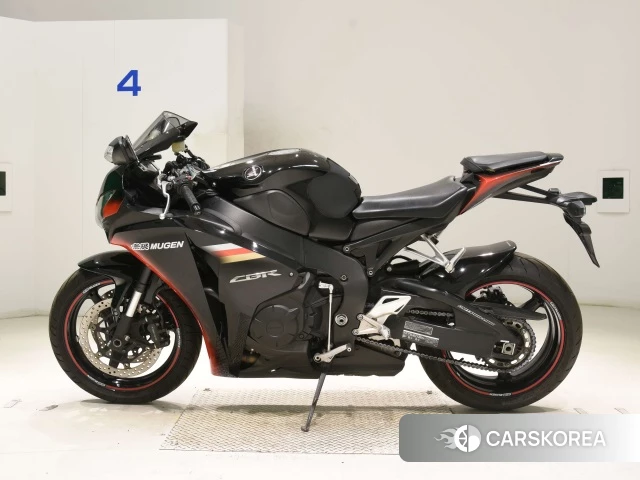 Проданный Honda CBR1000RR 2010 из Японии