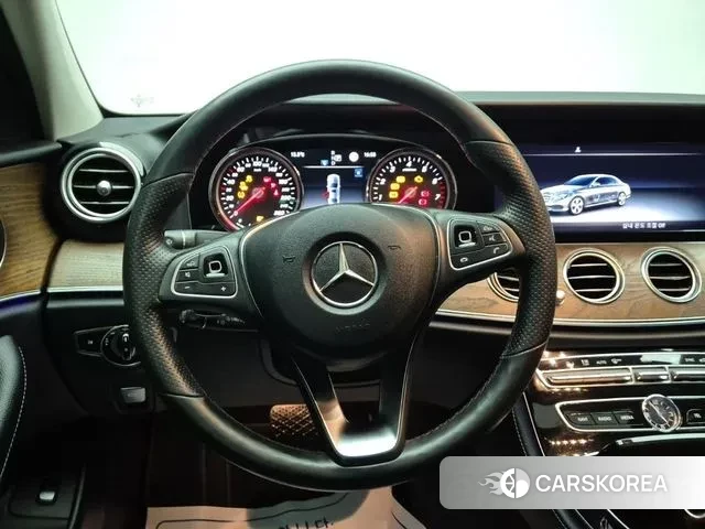 Mercedes-Benz E-Class W213 2018 Белый из Кореи, фото 4