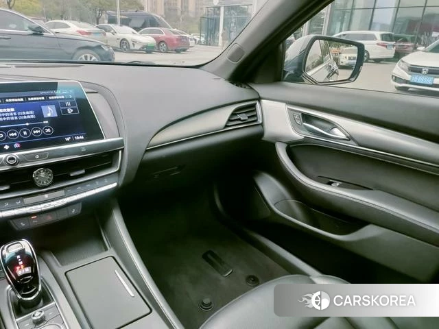 Cadillac CT5 id 3857937 из Китая 28