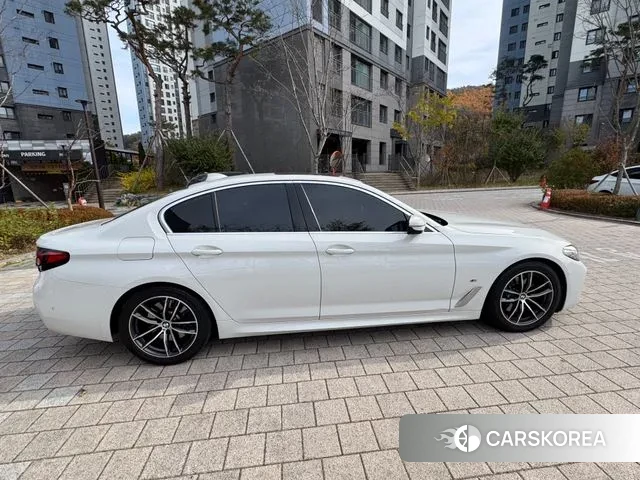 BMW 5 Series (G30) id 3611782 из Кореи 7