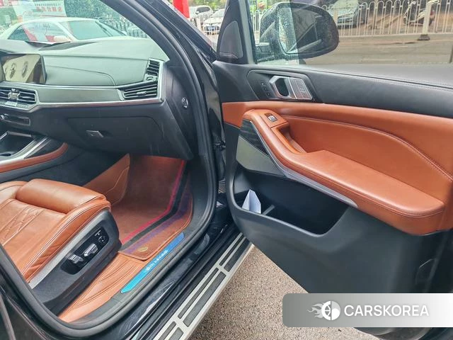 BMW X7 2021 Черный из Китая, фото 5