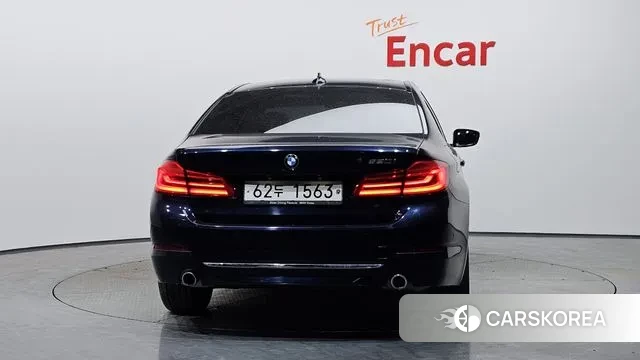 BMW 5 Series (G30) id 3601981 из Кореи 14