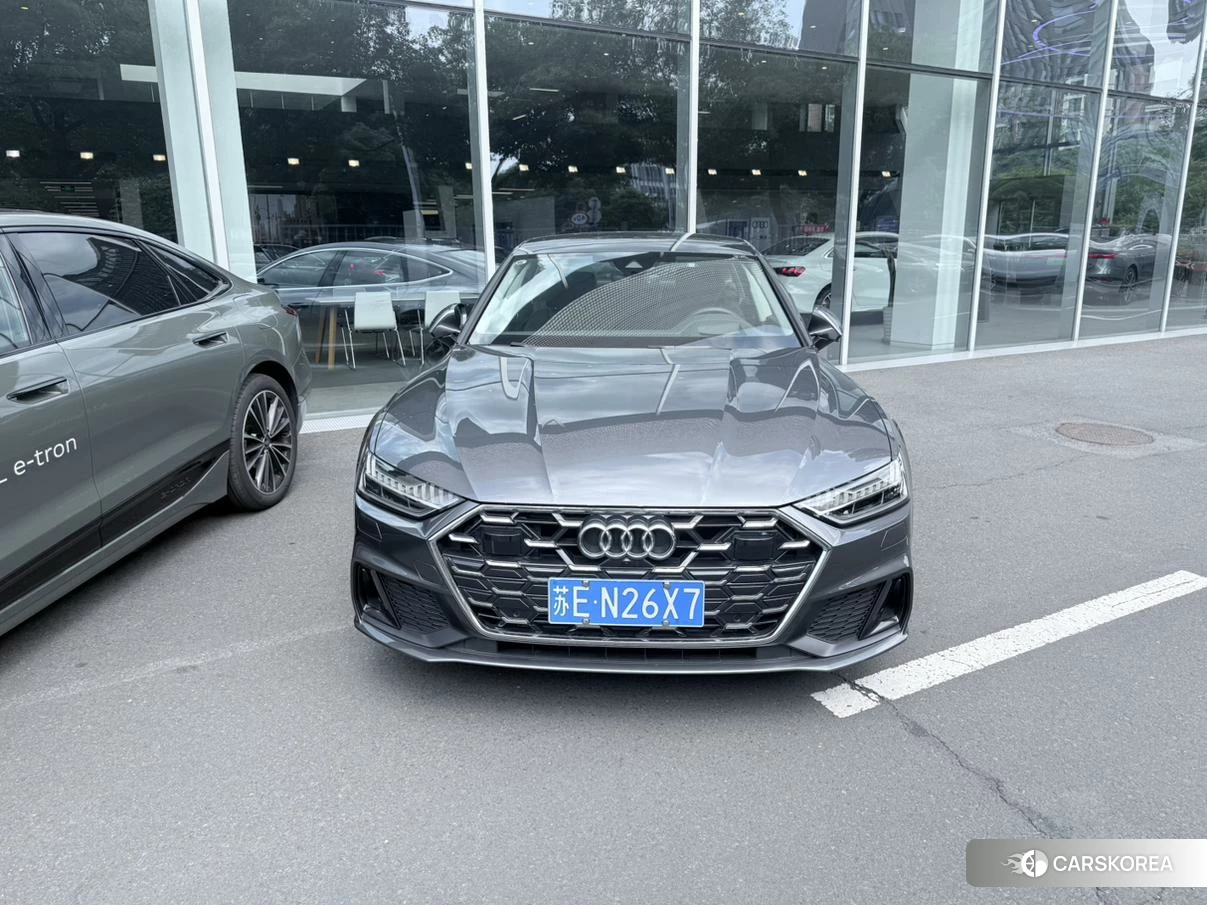 Audi A7 2023 Темно-серый из Китая, фото 6