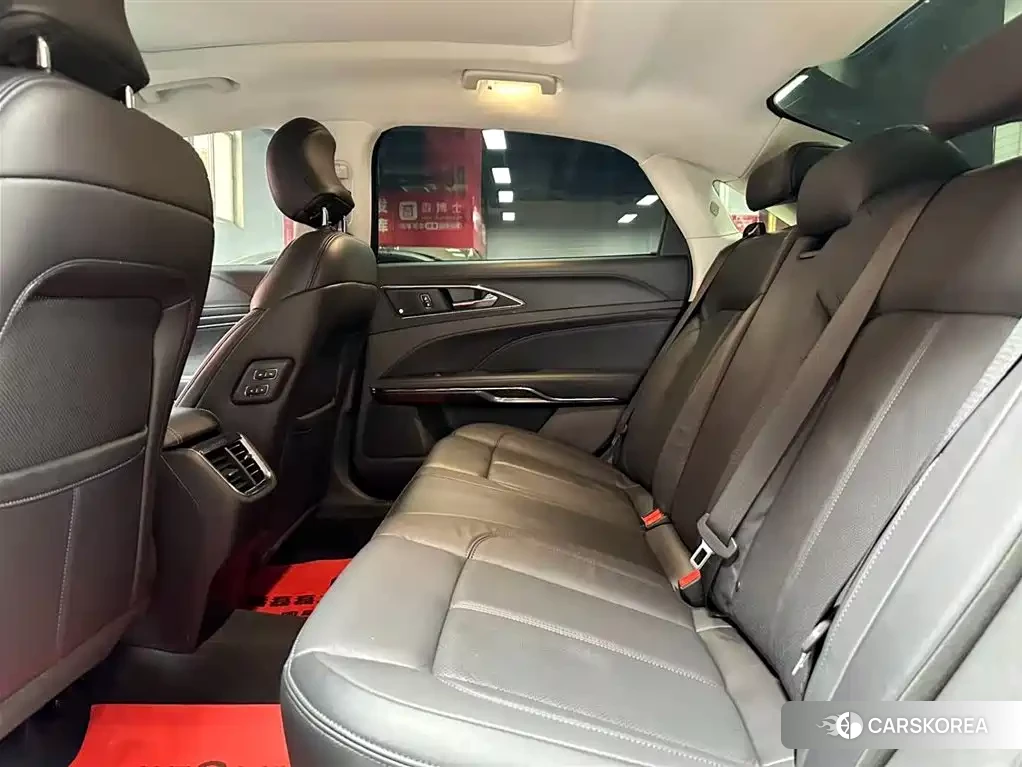 Ford Taurus 2022 Черный из Китая, фото 4