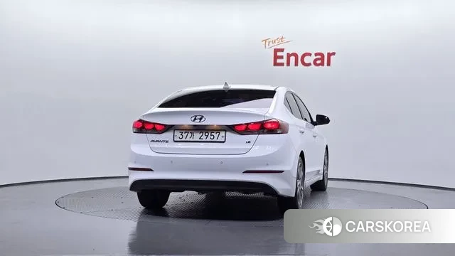 Hyundai Avante AD id 3013973 из Кореи 14