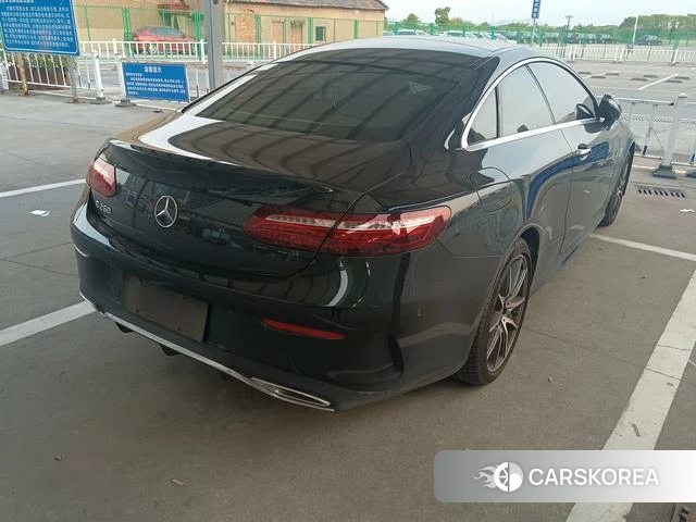 Mercedes-Benz E-class (imported) 2023 Зеленый из Китая, фото 4