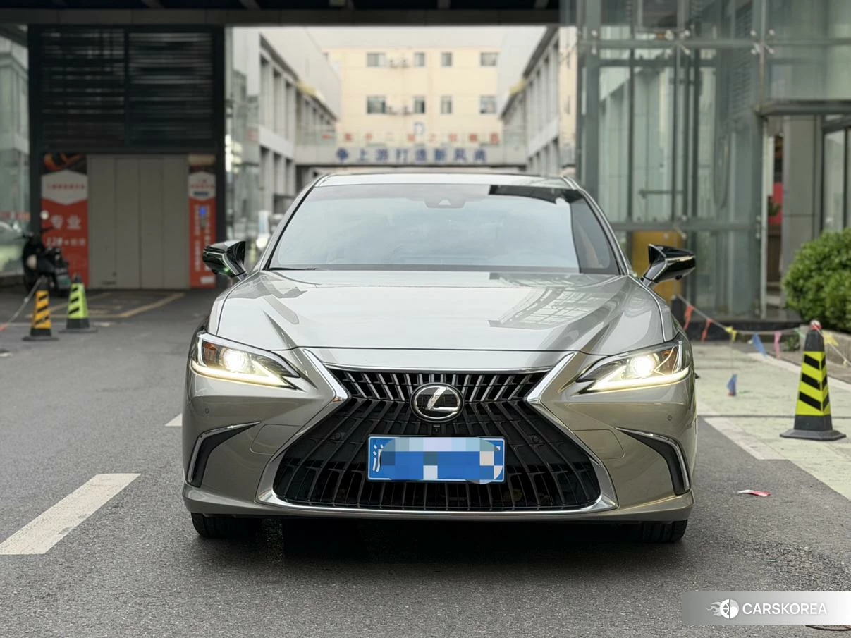 Lexus ES id 4467464 из Китая 7
