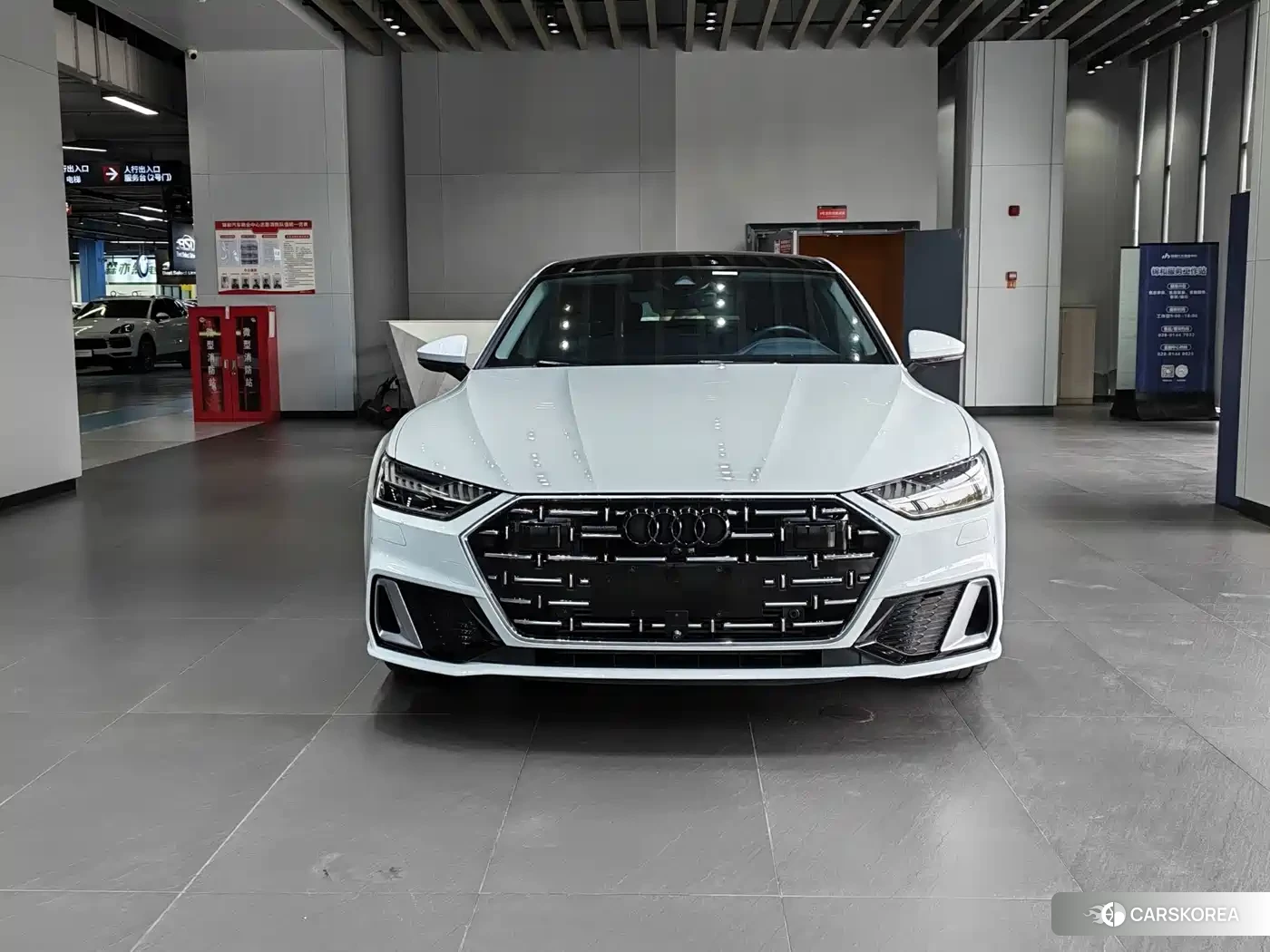 Audi A7L id 4628480 из Китая 17