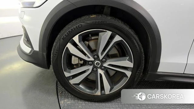 Volvo V60 Cross-Country 2nd Generation id 4362654 из Кореи 29
