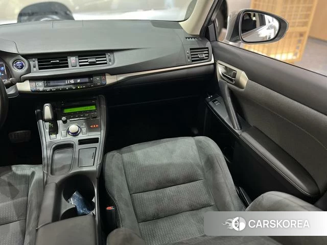 Lexus CT id 4236590 из Китая 12