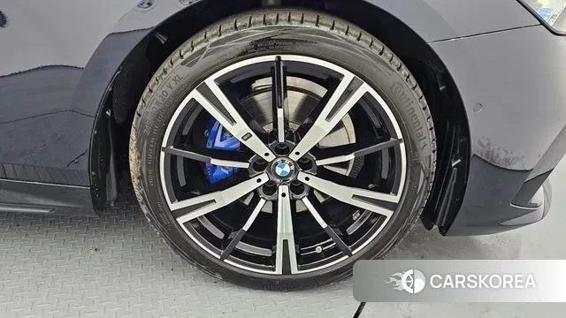 BMW 5 Series (G60) id 3745138 из Кореи 14