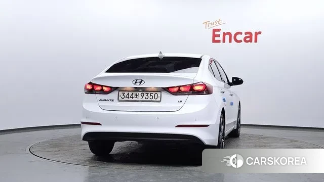 Hyundai Avante AD id 3672919 из Кореи 14