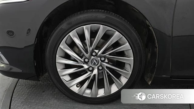 Lexus ES300h 7th generation id 4750330 из Кореи 31