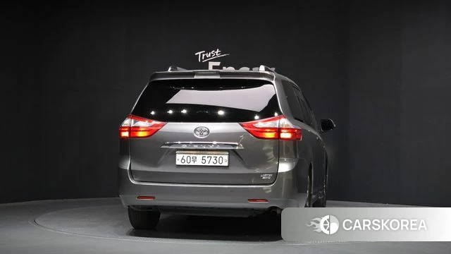 Toyota Sienna id 4196844 из Кореи 24