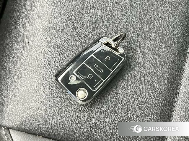 Volkswagen Sagitar id 4353737 из Китая 22