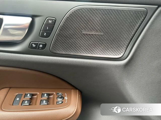 Volvo S60 id 3908622 из Китая 17