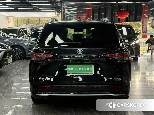 Toyota Saina 2023 Черный из Китая, фото 5
