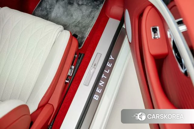 Bentley Continental PHEV 2026 Белый из Китая, фото 4