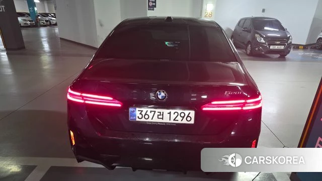 BMW 5 Series (G60) 2026 Черный из Кореи, фото 4
