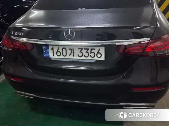 Mercedes-Benz E-Class W213 2023 Черный из Кореи, фото 4