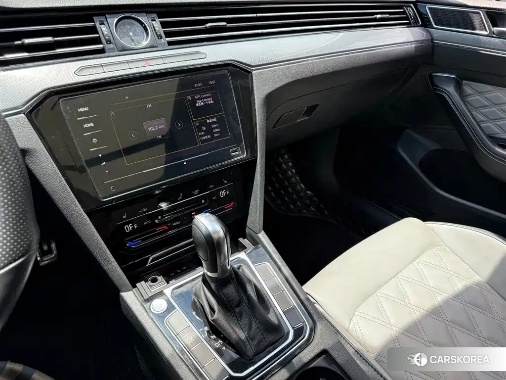 Volkswagen Magotan id 4578308 из Китая 11