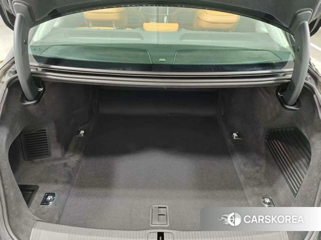 Audi A8 id 4290875 из Китая 11