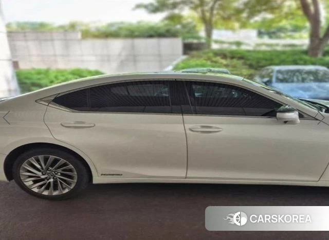 Lexus ES300h 7th generation 2022 Белый из Кореи, фото 4