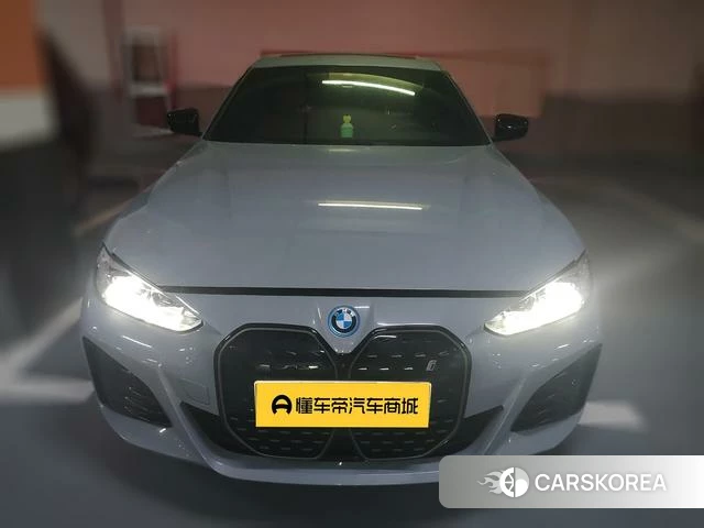 BMW i4 2023 Темно-серый из Китая, фото 4