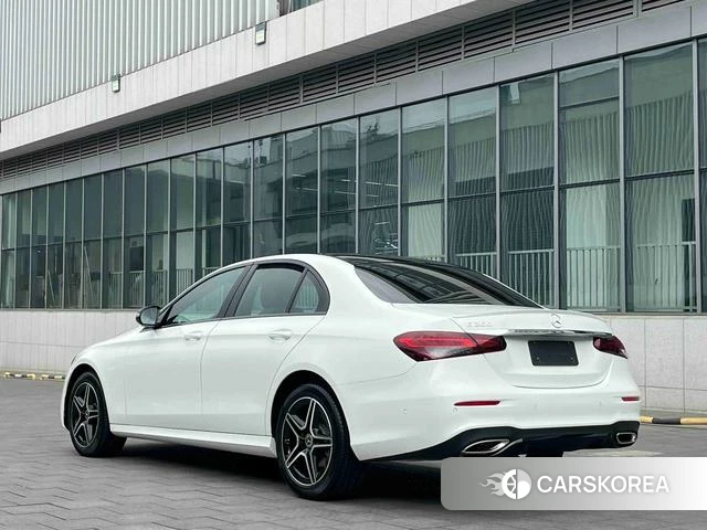 Mercedes-Benz E-class (imported) 2023 Белый из Китая, фото 4