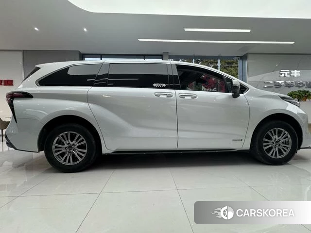 Toyota Saina id 4273623 из Китая 21
