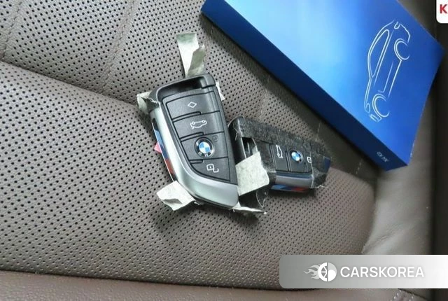 BMW X4 (G02) 2025 Светло-серебряный цвет из Кореи, фото 4