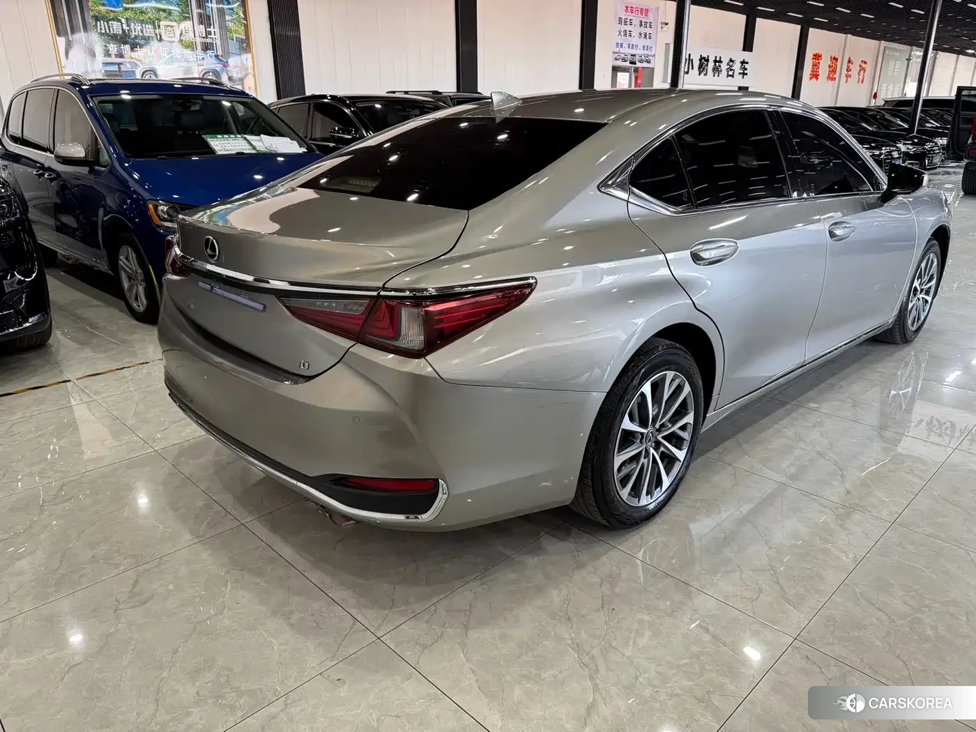 Lexus ES id 4515514 из Китая 8