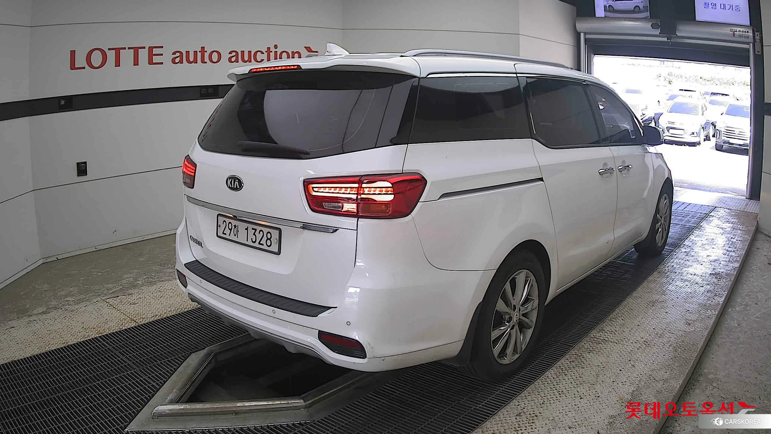 Kia Carnival id 4504352 из Кореи 32