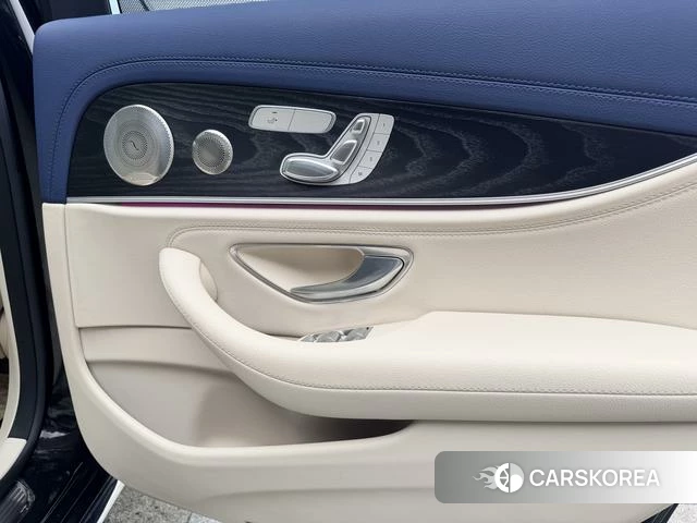 Mercedes-Benz E-class id 4271847 из Китая 9